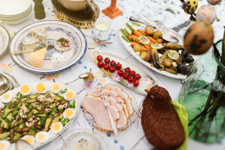 Frisches Osterbuffet am Ostersonntag im Akademiehotel Das Buffet zum Ostersonntag im Akademiehotel lässt keine Wünsche für seine Gäste offen. Jetzt buchen!